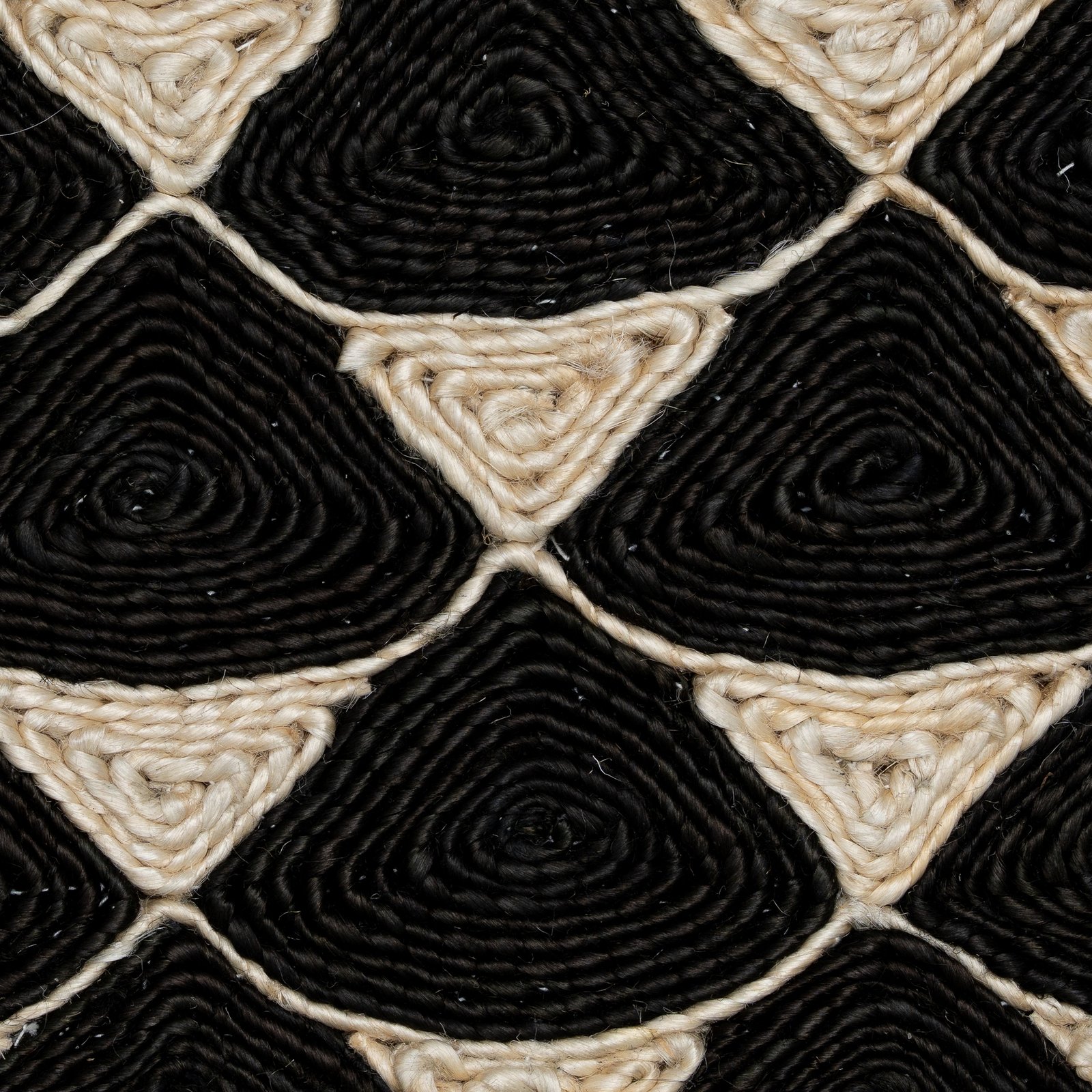 Harlequin Noir Black Ivory